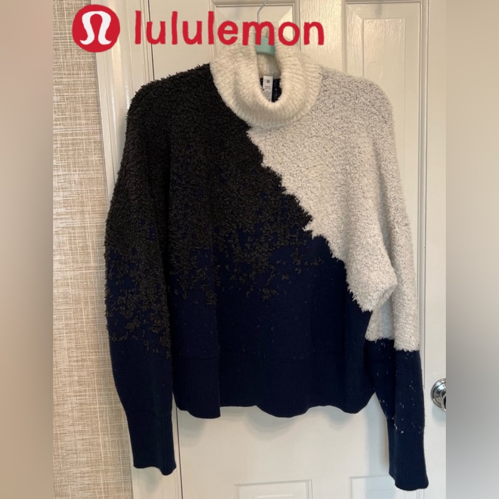 Lululemon Warm Knit Sweater (size 4) Color-block Ombré Textured Patchwork